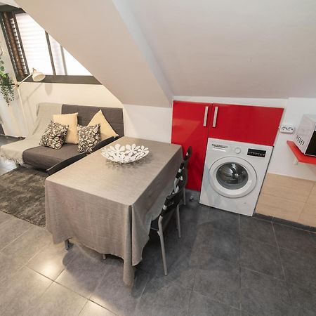 Barcelona Apartment Near Park Guell Bagian luar foto