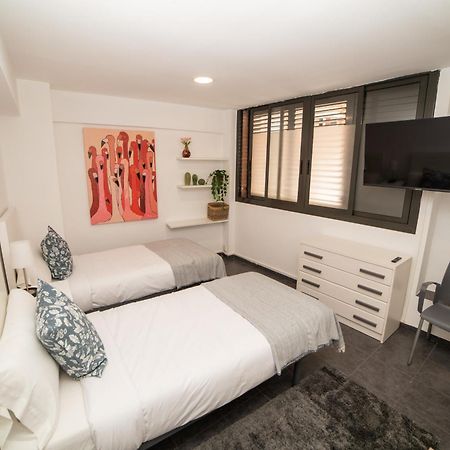 Barcelona Apartment Near Park Guell Bagian luar foto